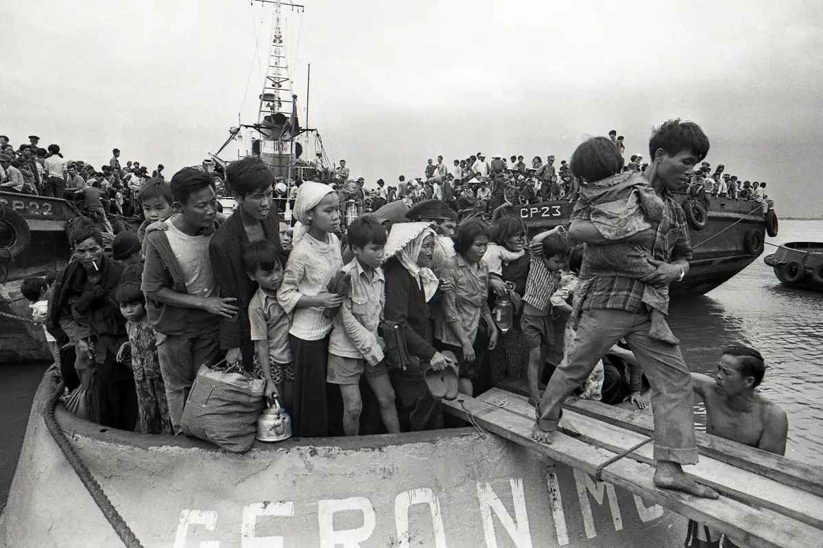 Vietnam avril 1975 -  Nha Trang - Fuite par la mer 1