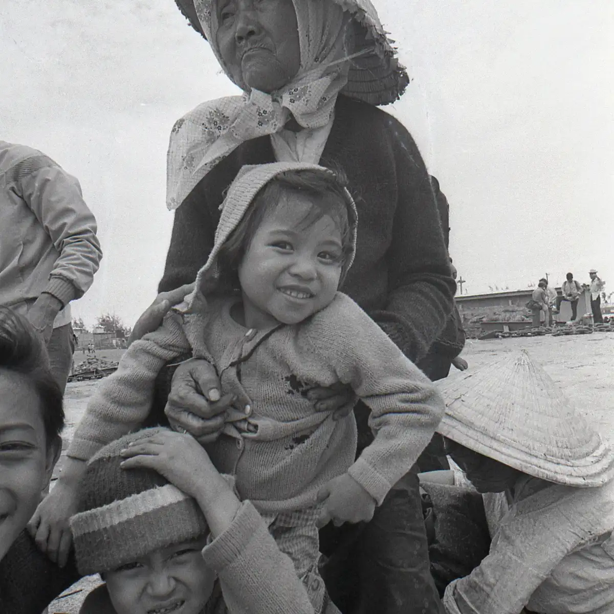 Vietnam avril 1975 - La Ba Ngoi et sa petite-fille
