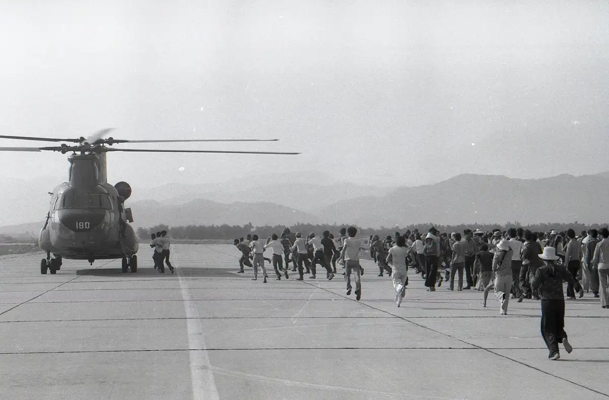 Vietnam avril 1975 - Nha Trang - évacuation du tarmac
