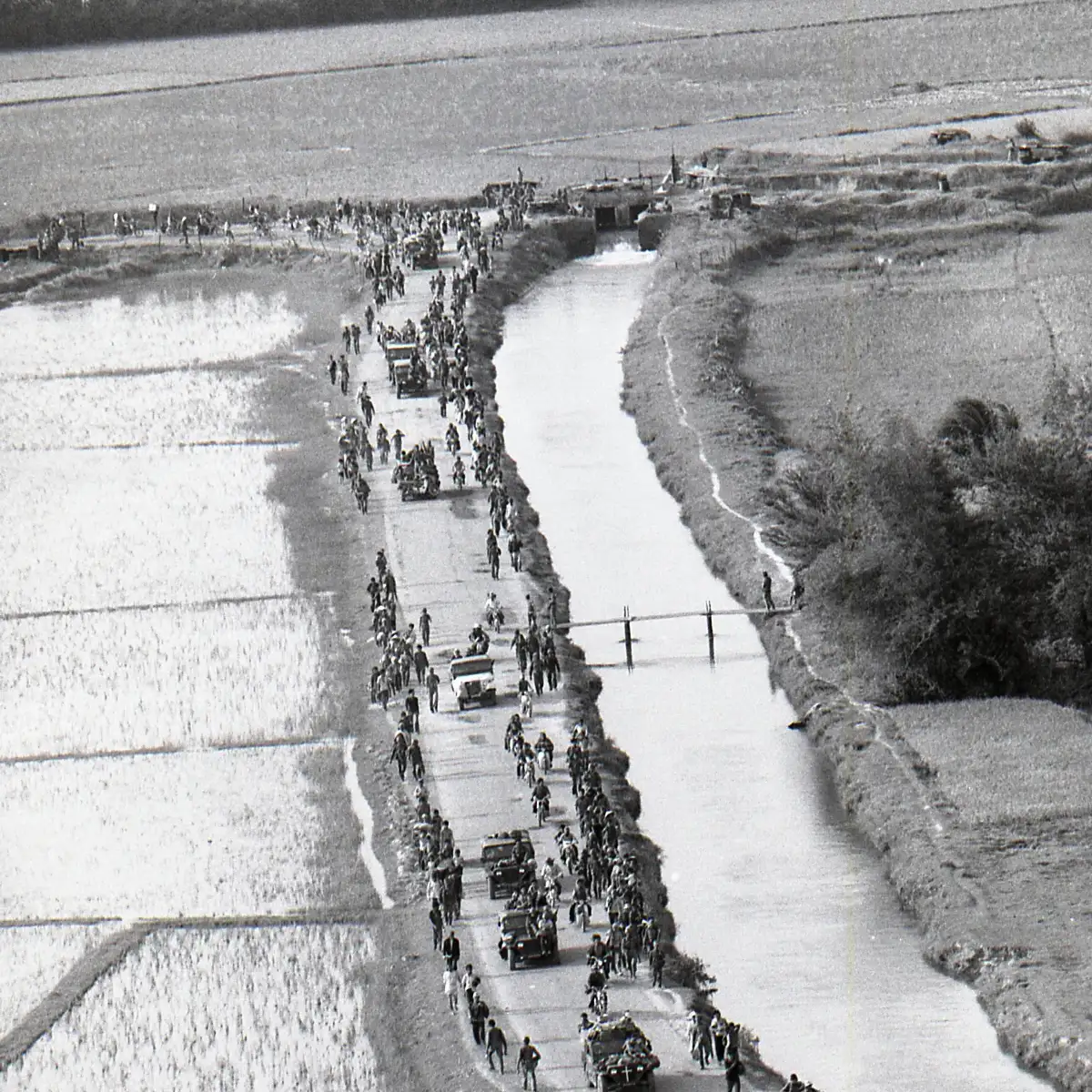 Vietnam avril 1975 - Nha Trang - Le crash de l'hélicoptère