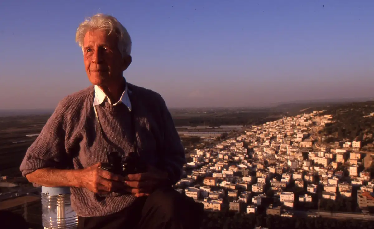 Ike Aronowicz, capitaine de l'Exodus, chez lui, à Tel Aviv