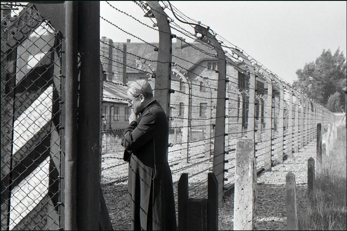 Monseigneur Lustiger à Auschwitz